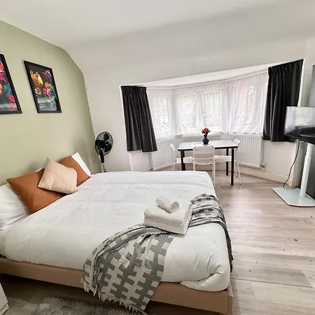Charming Studio 30Min To Central London Exterior photo
